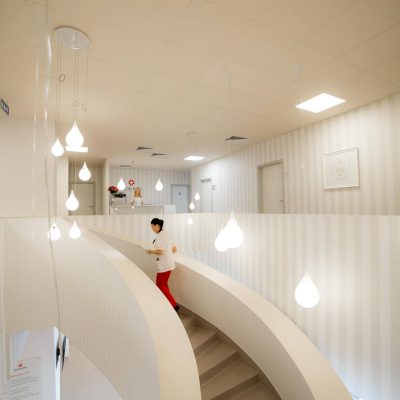 Proiect amenajari interioare clinica medicala Regina Maria Iasi realizat de Eclectarte